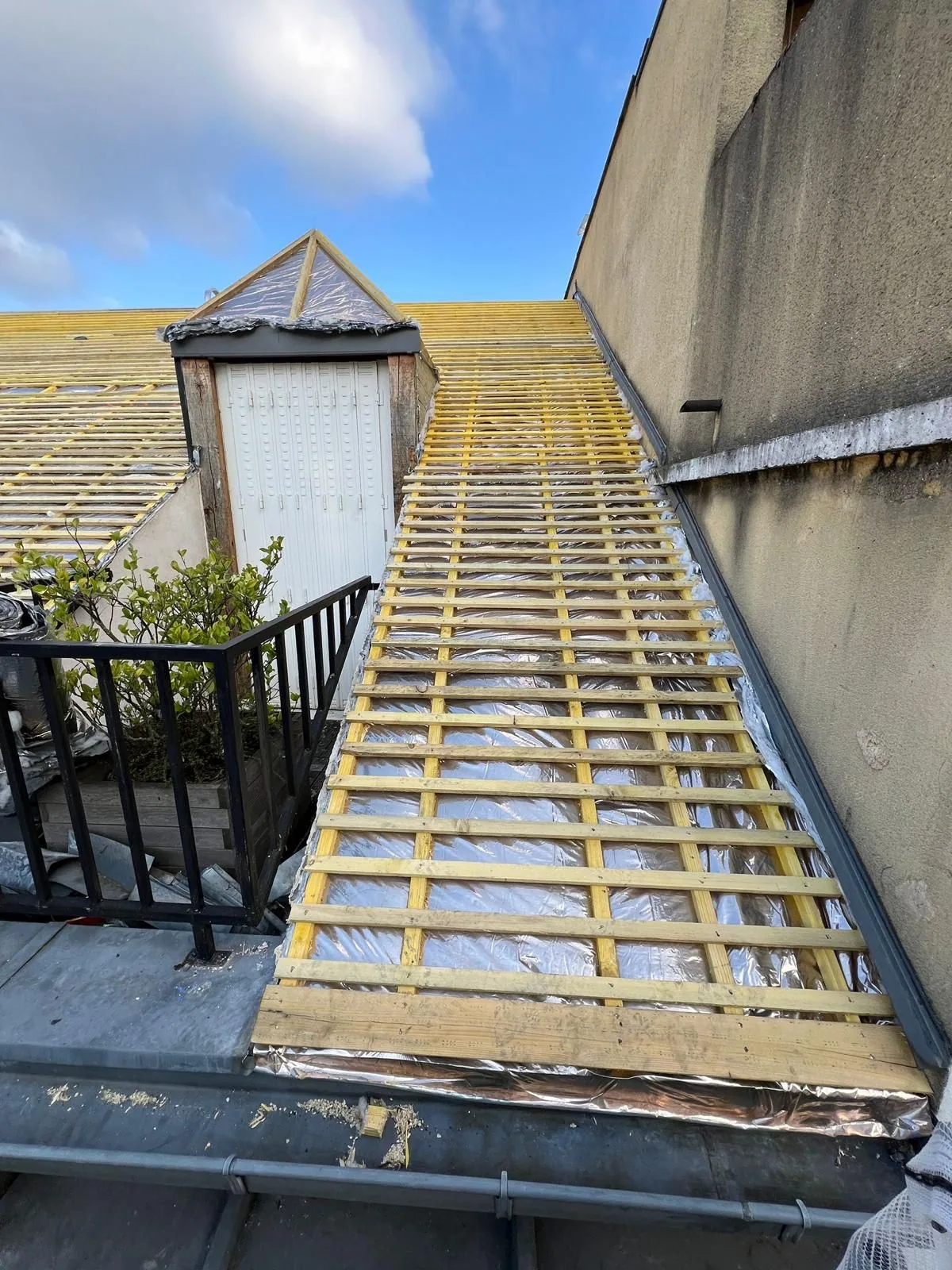 Échafaudage monté sur une parcelle arcueillaise