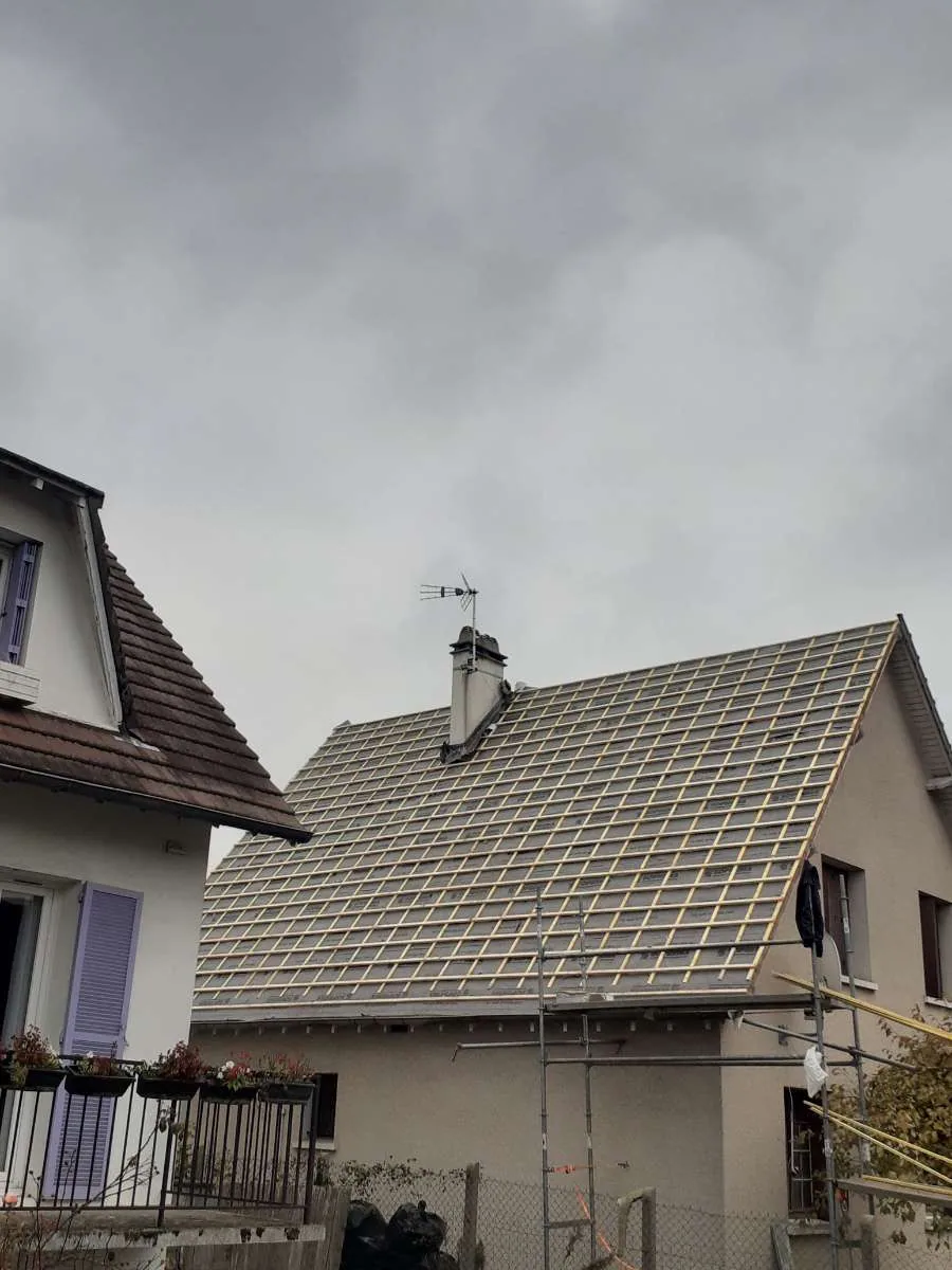 Échafaudage monté sur une parcelle arcueillaise